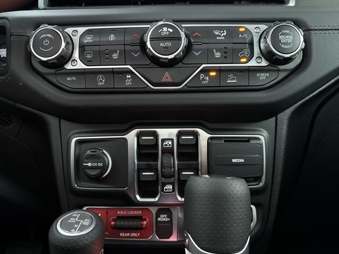 New 2026 Jeep Gladiator Mojave AWD/4WD image 23