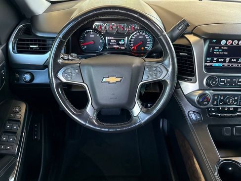Used 2018 Chevrolet Suburban LT image 11