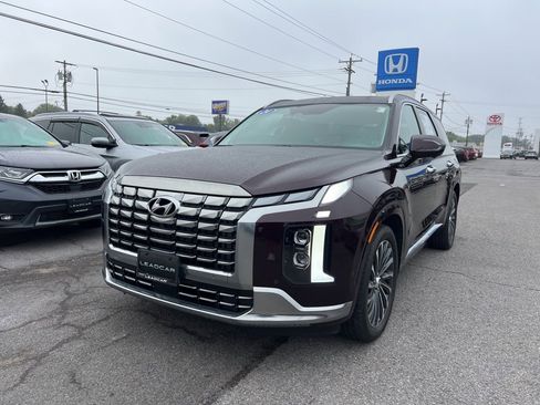 Used 2024 Hyundai Palisade Calligraphy image 1