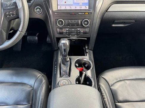 Used 2019 Ford Explorer XLT w/ Equipment Group 202A image 19