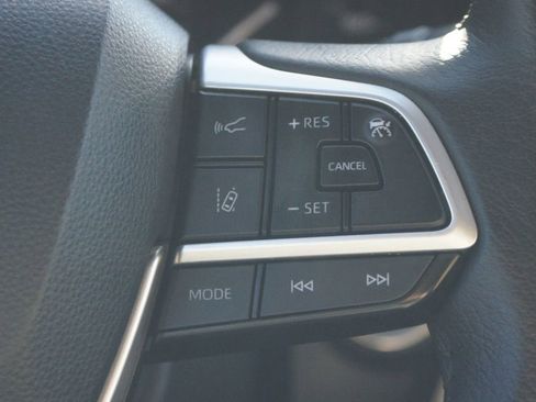 Used 2024 Toyota Sienna XLE image 11