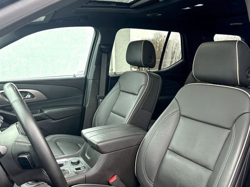 Used 2023 Chevrolet Traverse Premier w/ Redline Edition image 20