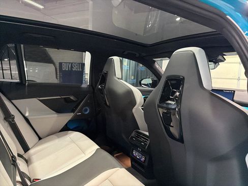 Used 2026 BMW M5 Touring image 31