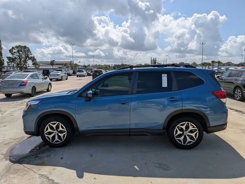 Used 2021 Subaru Forester Premium AWD/4WD image 5