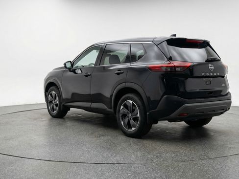 Used 2025 Nissan Rogue SV image 6
