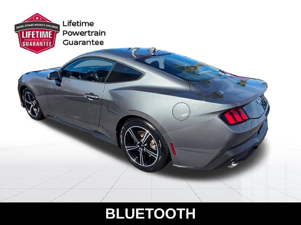 Used 2025 Ford Mustang Coupe RWD image 3