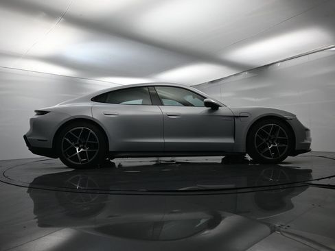 Used 2025 Porsche Taycan image 56