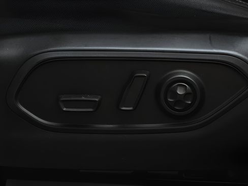 Used 2023 Jeep Grand Cherokee L Laredo image 14