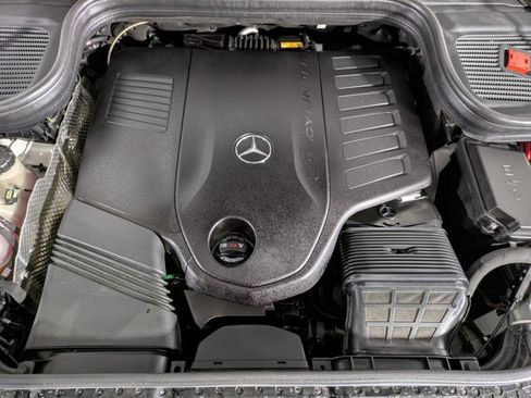 Used 2024 Mercedes-Benz GLS 450 4MATIC image 25