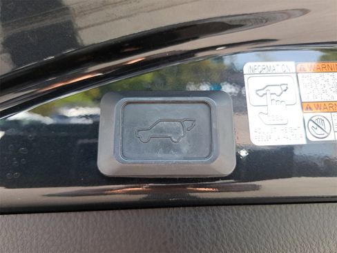 Used 2016 Toyota RAV4 XLE image 13