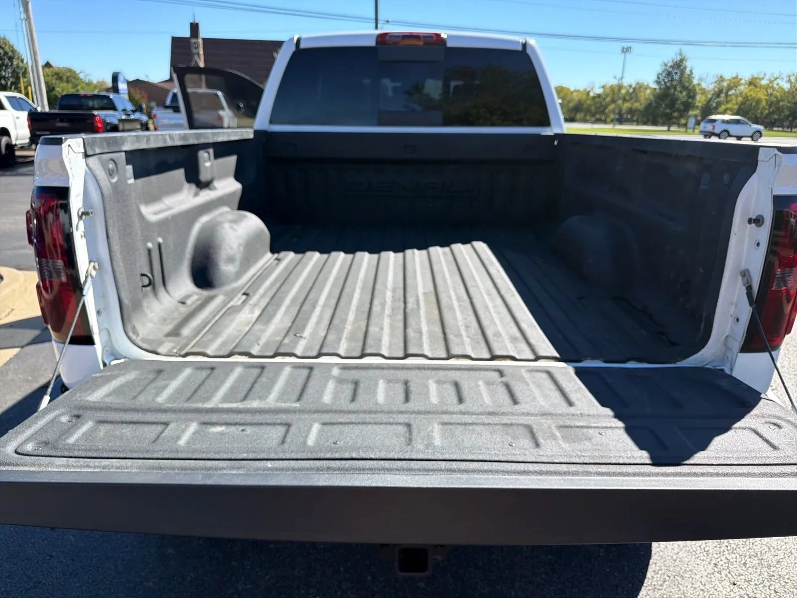 Used 2016 GMC Sierra 2500 Denali w/ Duramax Plus Package AWD/4WD image 43