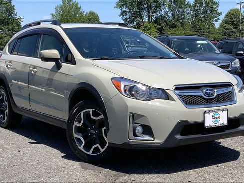 Used 2016 Subaru Crosstrek 2.0i Premium w/ Moonroof Package AWD/4WD image 2