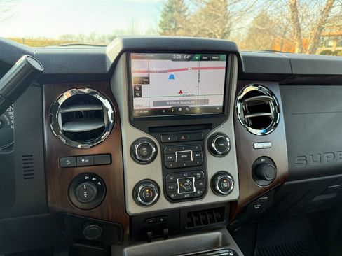 Used 2013 Ford F250 Lariat w/ Lariat Chrome Pkg image 18