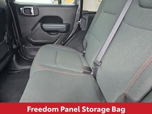 Used 2025 Jeep Wrangler Unlimited Rubicon image 17