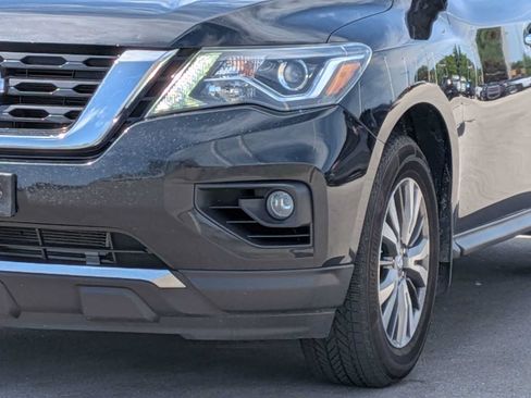 Used 2018 Nissan Pathfinder SL AWD/4WD image 10