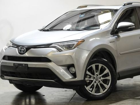 Used 2017 Toyota RAV4 Limited AWD/4WD image 7