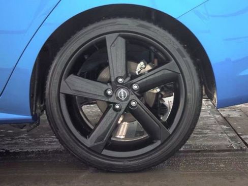 Used 2025 Nissan Sentra SR w/ SR Premium Package image 19