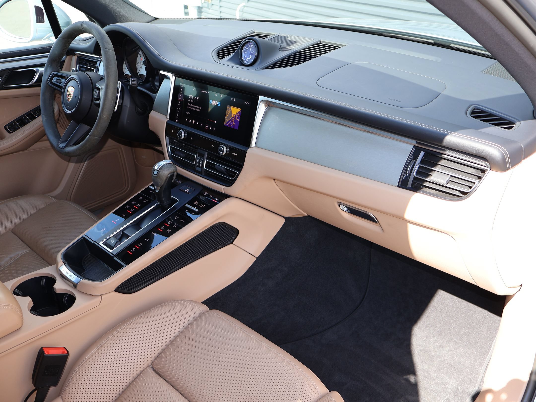 Used 2024 Porsche Macan S AWD/4WD image 32