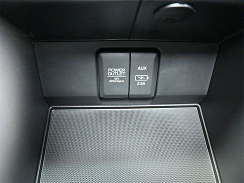 Used 2019 Honda Pilot Touring image 17