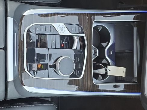 Used 2024 BMW X7 xDrive40i image 25