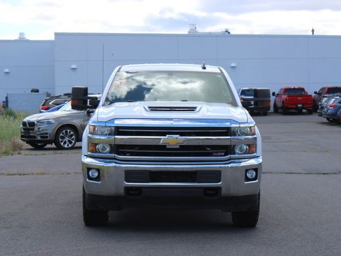 Used 2019 Chevrolet Silverado 2500 LT AWD/4WD image 8