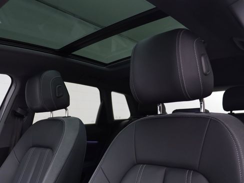 Used 2023 Audi Q4 e-tron Premium Plus w/ Premium Plus image 12