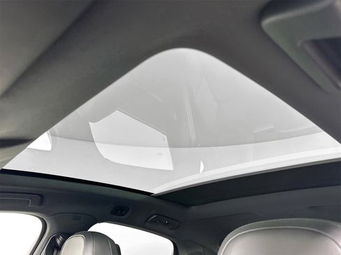 Certified 2025 Porsche Cayenne image 37