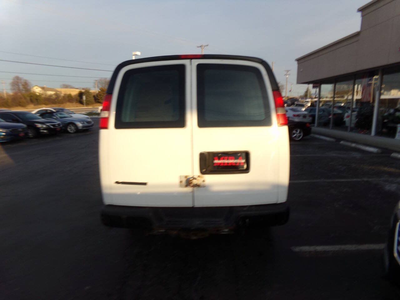 Used 2015 Chevrolet Express 2500 RWD image 3