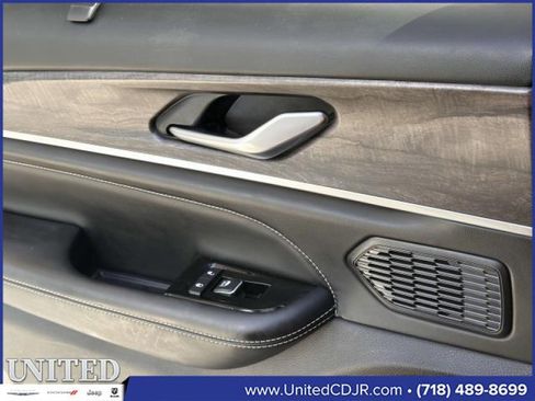 Used 2023 Jeep Grand Cherokee Overland w/ Luxury Tech Group IV image 22