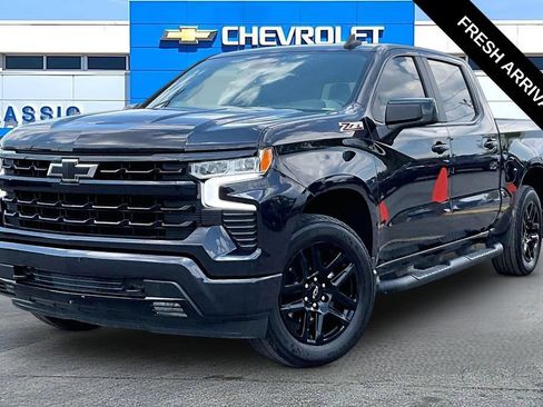 Used 2024 Chevrolet Silverado 1500 RST w/ Convenience Package II AWD/4WD image 2