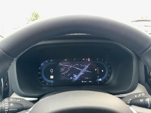 Used 2025 Volvo XC60 B5 Plus w/ Climate Package image 23