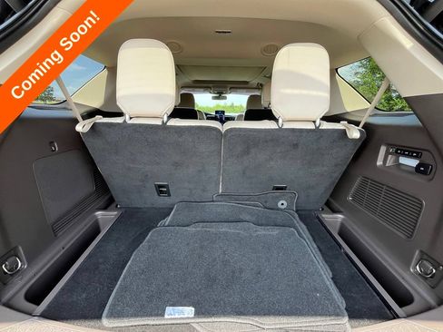 Used 2020 Ford Explorer Platinum w/ Premium Technology Package AWD/4WD image 37