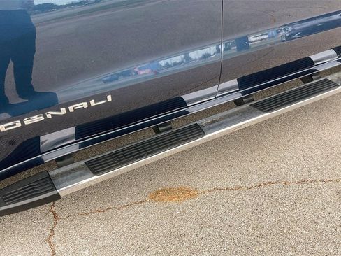 Used 2022 GMC Sierra 1500 Denali image 6