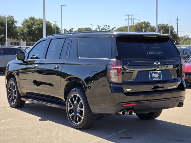 Used 2023 Chevrolet Suburban RST AWD/4WD image 4