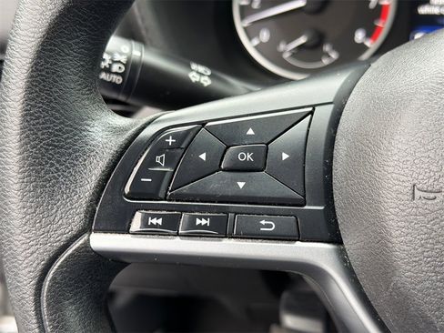 Used 2022 Nissan Sentra S image 24