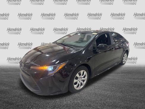 Used 2024 Toyota Corolla LE FWD image 2