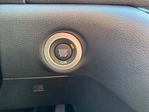 New 2026 Chrysler Pacifica Select image 24