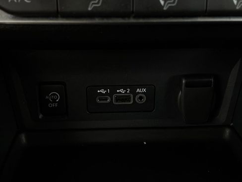 Used 2025 Nissan Sentra SV FWD image 24