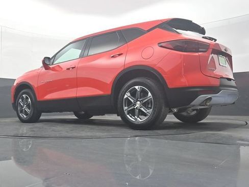 Used 2025 Chevrolet Blazer LT FWD image 30
