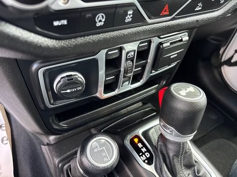 Used 2025 Jeep Wrangler Unlimited Sport AWD/4WD image 23