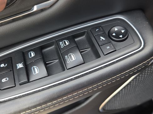 Used 2021 RAM 1500 Limited image 12