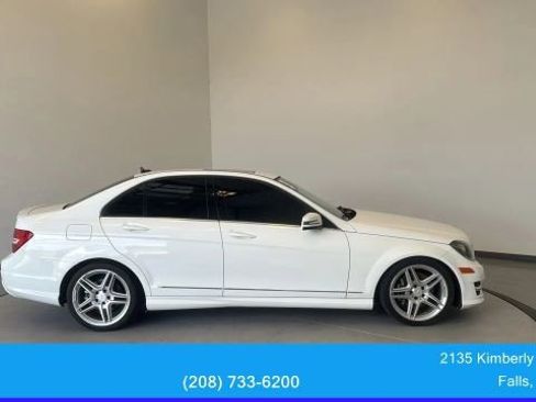 Used 2013 Mercedes-Benz C 300 4MATIC Sedan image 16
