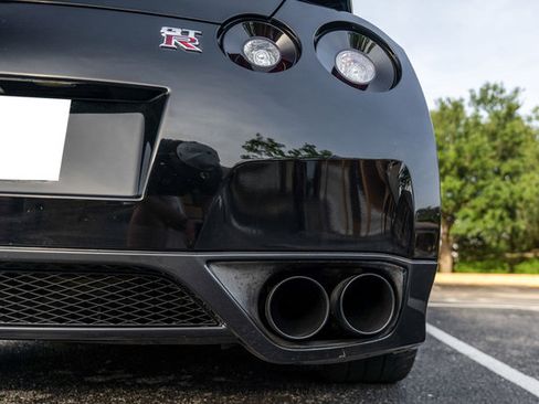 Used 2010 Nissan GT-R Premium AWD/4WD image 98