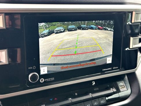 Used 2022 Toyota Tundra SR5 AWD/4WD image 9