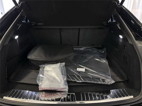 Used 2025 Porsche Cayenne Turbo image 27