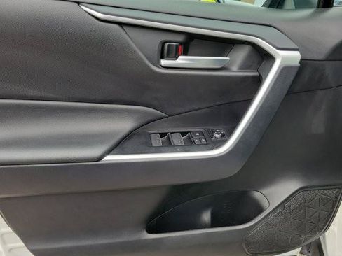 Used 2025 Toyota RAV4 XLE w/ Convenience Package FWD image 22