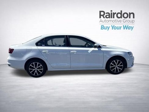 Used 2017 Volkswagen Jetta SE FWD image 8