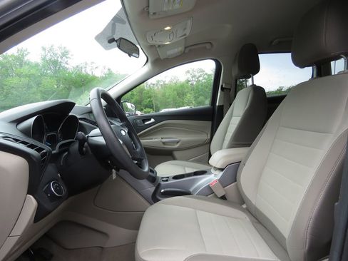 Used 2016 Ford Escape SE w/ Equipment Group 201A AWD/4WD image 10