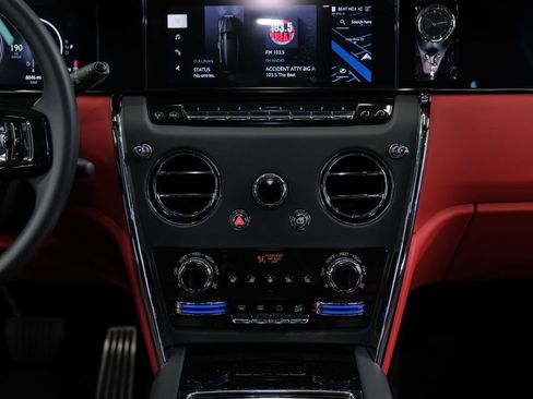 Used 2025 Rolls-Royce Cullinan image 57