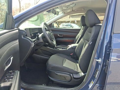 Certified 2025 Hyundai Tucson SE image 11